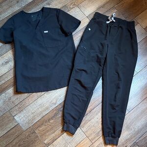 Figs Black Scrub Set small